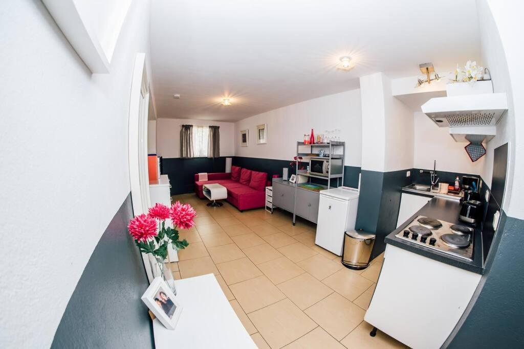 Sunny Apartment At Rostock - Pink Extérieur photo