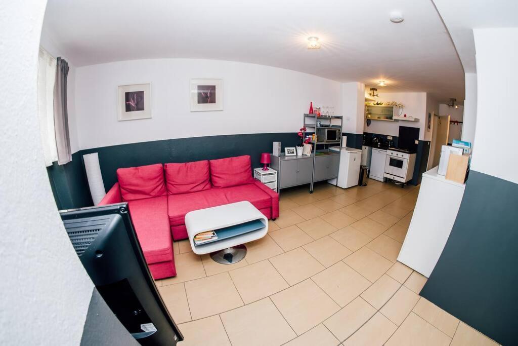 Sunny Apartment At Rostock - Pink Extérieur photo